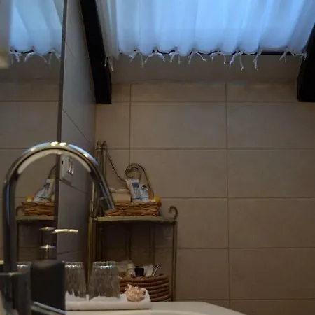 Casa Del Padre - Annabelle Rijeka